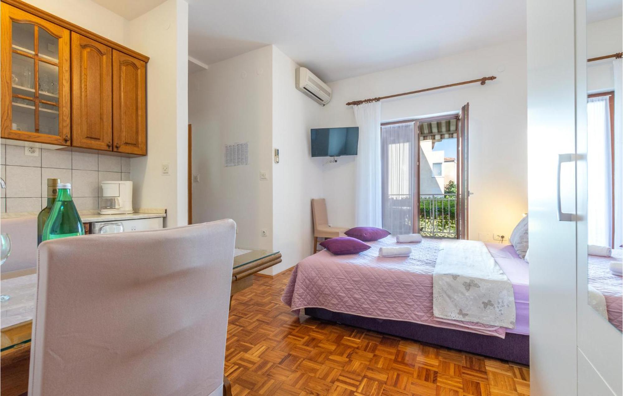 Lovely Apartment In Stobrec With Wifi Сплит Екстериор снимка